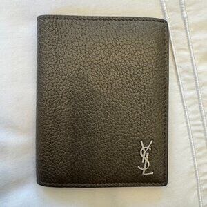 SAINT LAURENT CASSANDRE EAST/WEST WALLET IN GRAINED LEATHER
